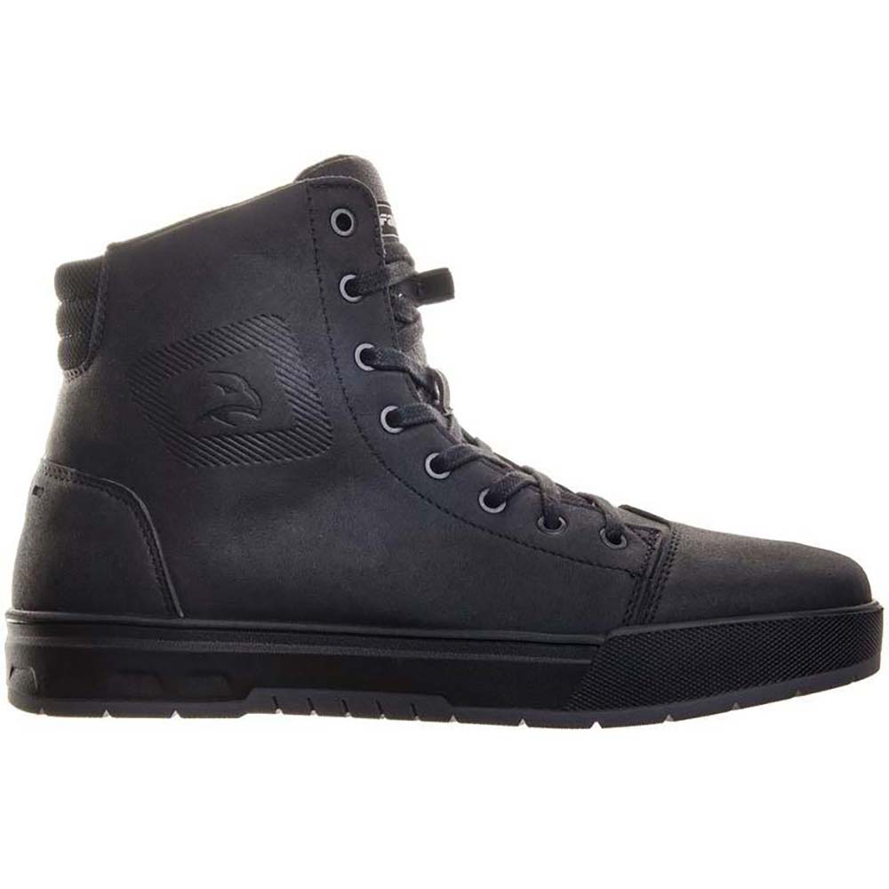 Opgevoerde schoenen