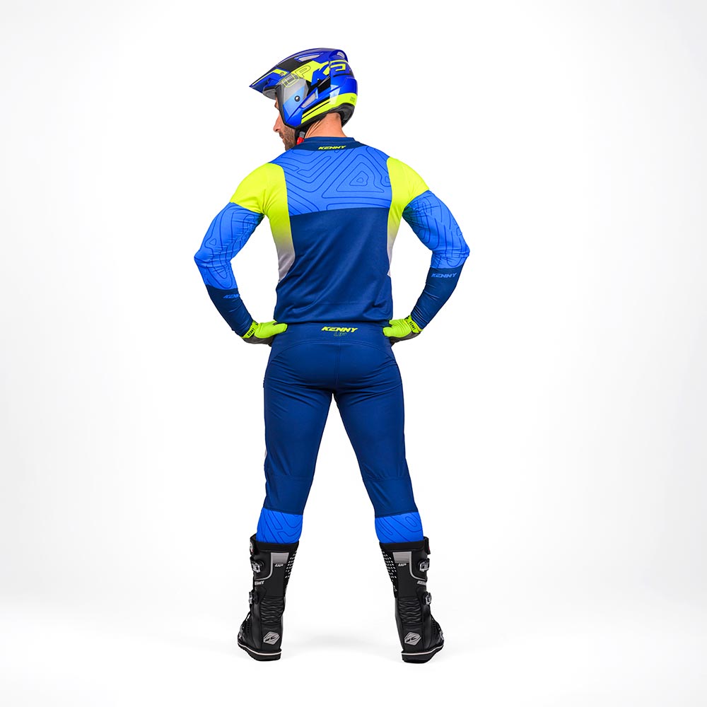 Proefbroek omhoog